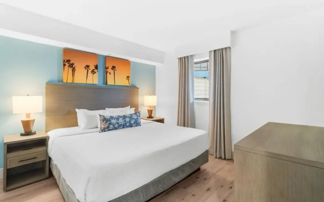 1 Bedroom North Tower Deluxe Condo with ocean view