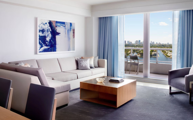 1 Bedroom Residential Double Suite with balcony and oceanfront