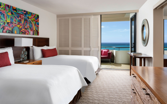 Mailani Tower Quadruple Suite with ocean view