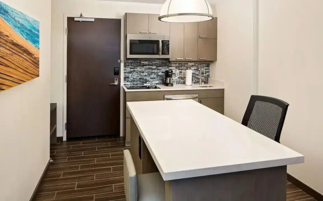 Kitchen Studio Suite
