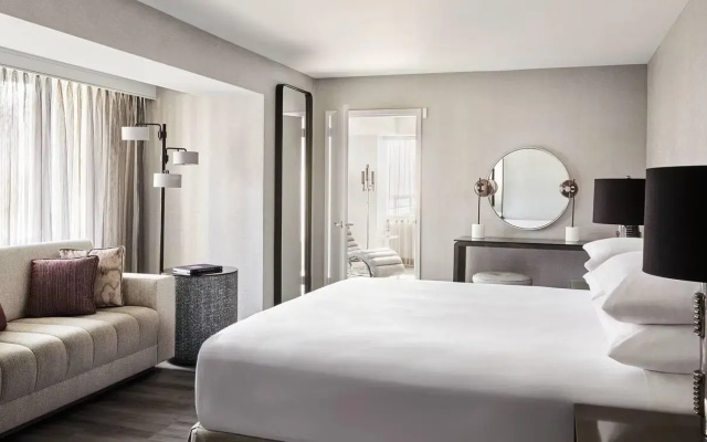 Vice Presidential Double Suite with balcony
