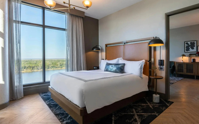 Premier Corner Double Suite with river view
