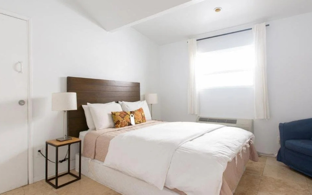 2 Bedrooms Garden Cottage