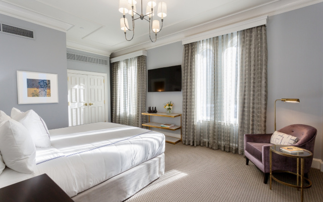 The Director Penthouse Suite