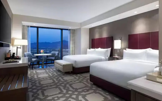 Standard Accessible room with city view