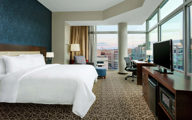 Hearing Accessible Double Corner Room
