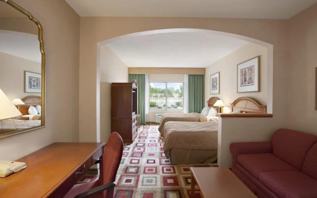 Quadruple Suite