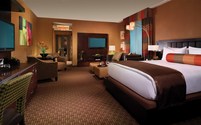 Corner Rush Tower Double Suite
