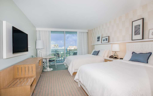 Grand Deluxe Quadruple room Partial Gulf View