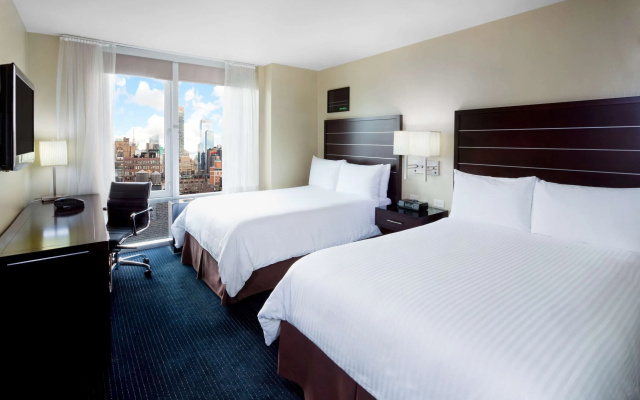 Quadruple room with city view