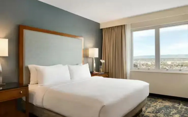 2 Bedrooms Suite with mountain view