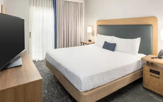 1 Bedroom Suite