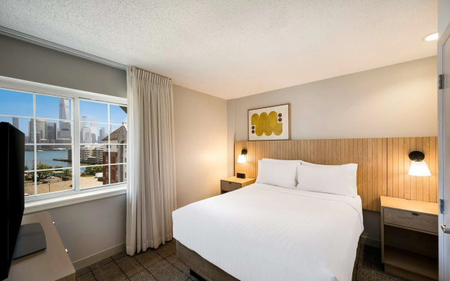 1 Bedroom Double Suite with NYC view