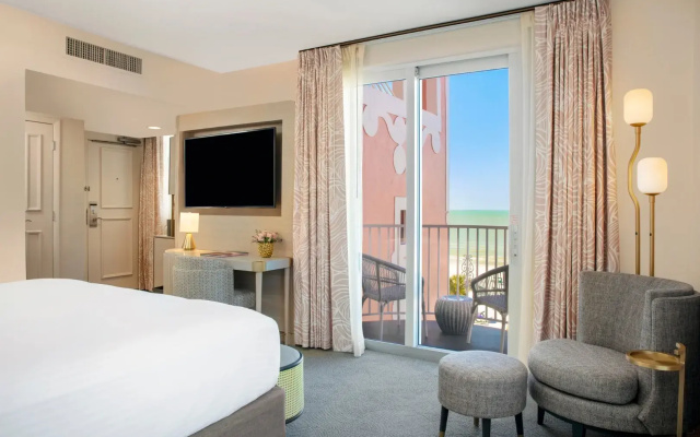 Grand Double room with balcony and Gulf View