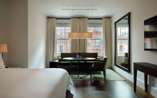 Mercer Deluxe Double room