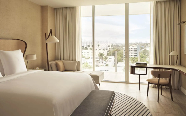 Double room with Lauderdale city view