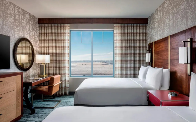 Quadruple room with partial mountain view