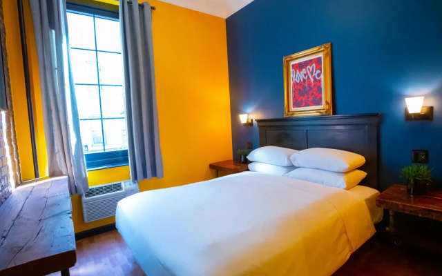 Standard Triple room