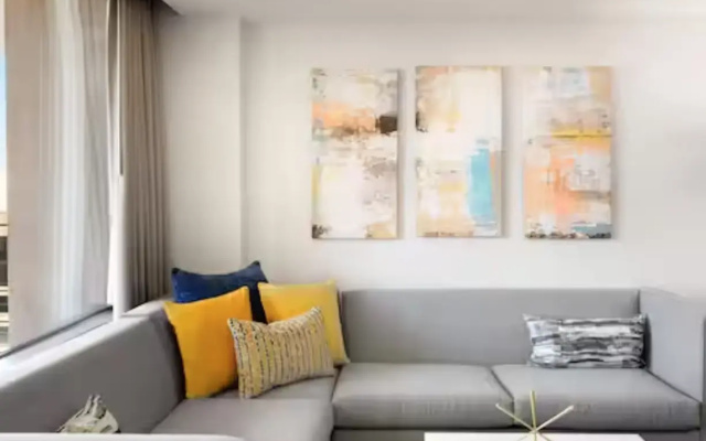 1 Bedroom Corner Suite with city view