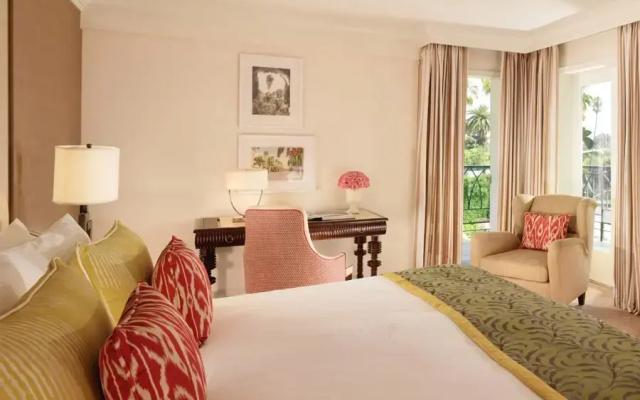 Superior Double room with balcony and with city view