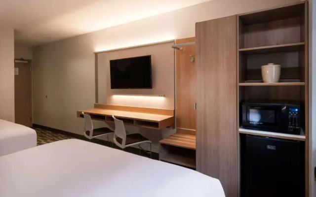 Twin room with lake view