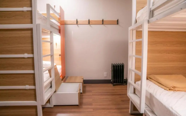 Private Quadruple room