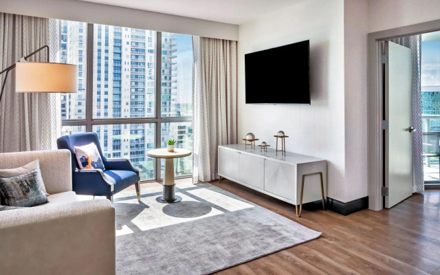 Accessible Double Centric Suite