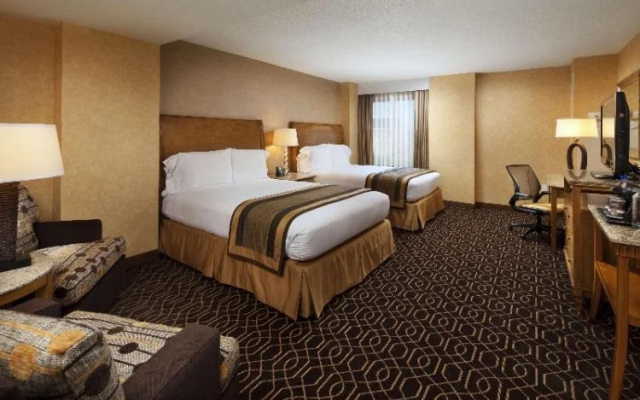 1 Bedroom Quadruple Suite with pool view