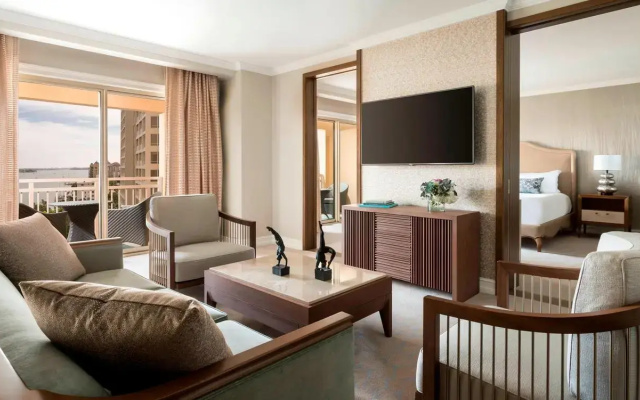 1 Bedroom Sarasota Double Club Level Suite with balcony