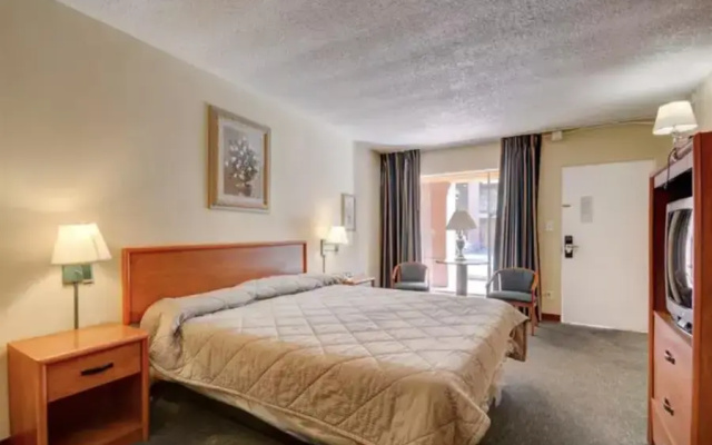 Quadruple Family Suite
