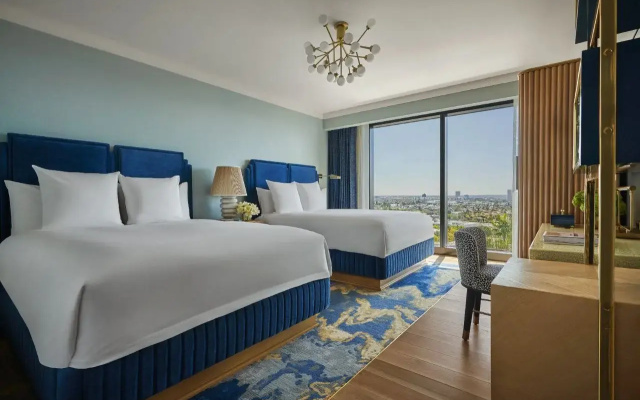 Deluxe Twin room with Skyline view