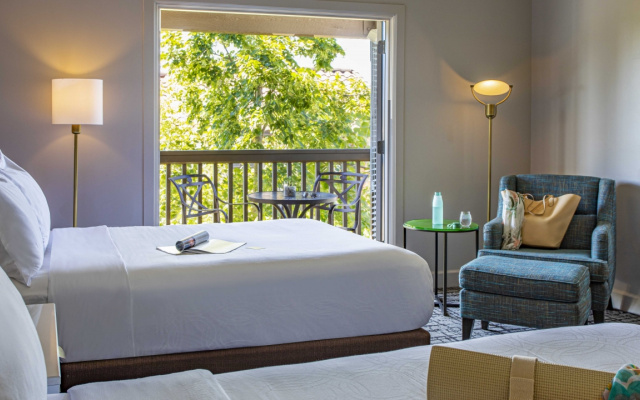Premier Lodge Guest room with balcony and with resort view