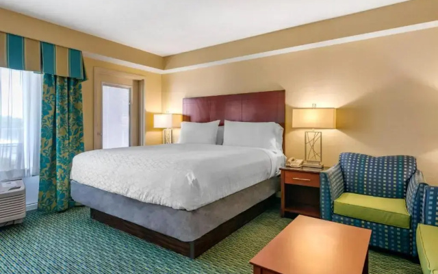 Standard room with pool view