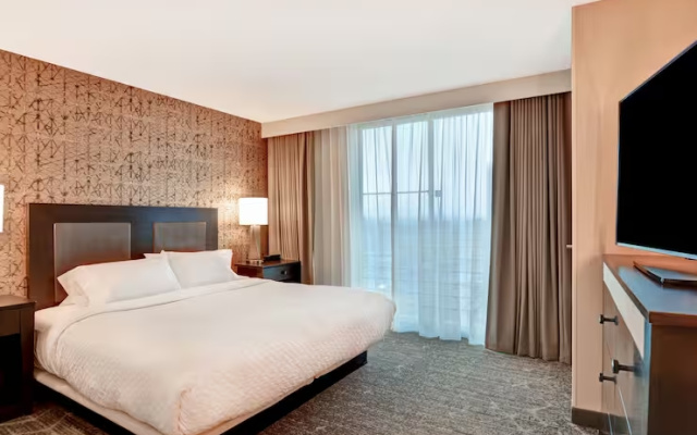 1 Bdrm Accessible Suite