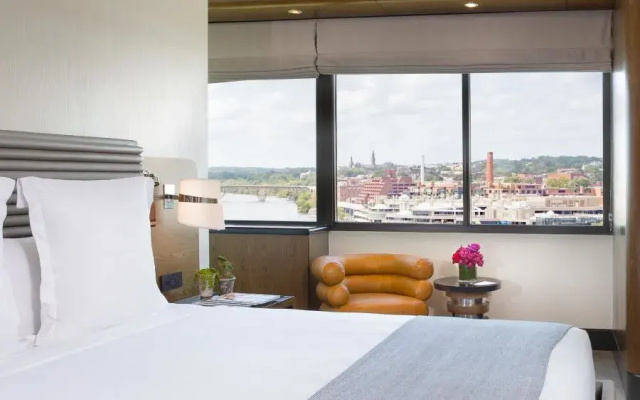 Deluxe room with river view