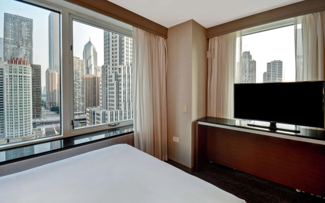 2-room Premium Double Suite with city view