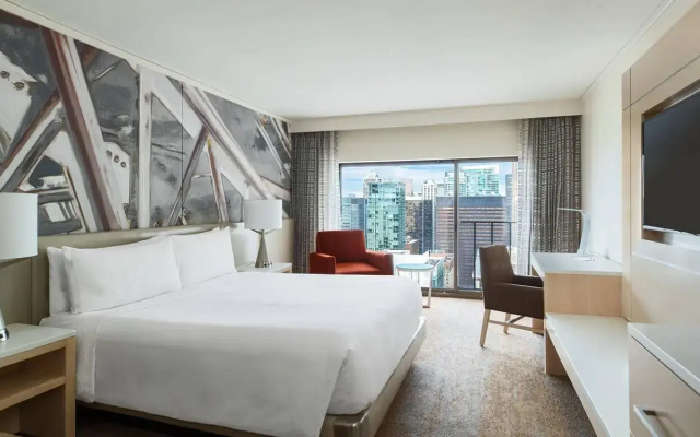 Club Level Double room with city view