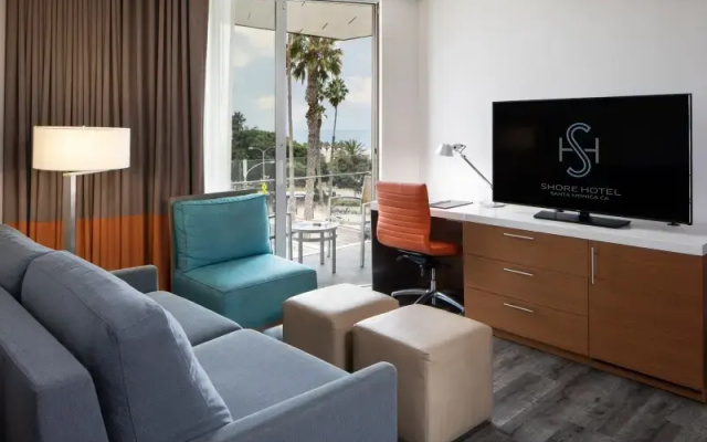 Grand Double room with partial ocean view