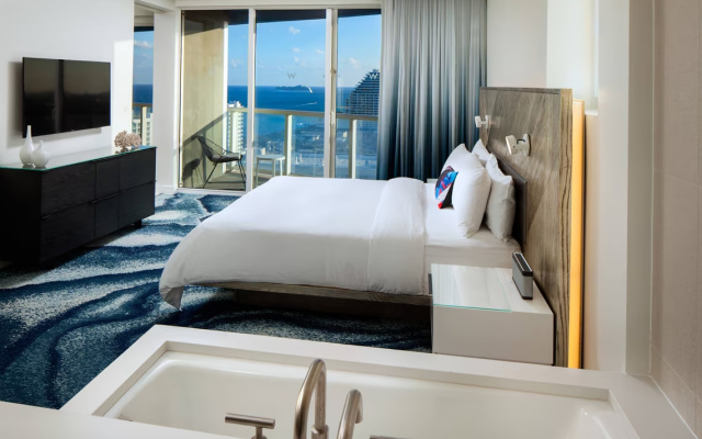 1 Bedroom Spectacular Residential Double Suite with balcony and with ocean view