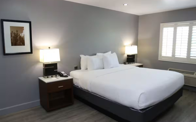 Accessible Double Suite