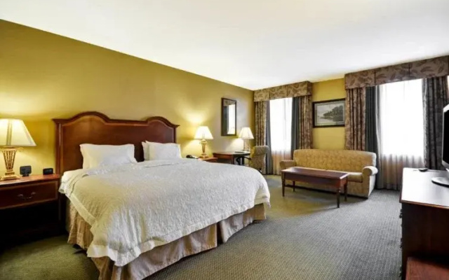 Hospitality Quadruple Suite