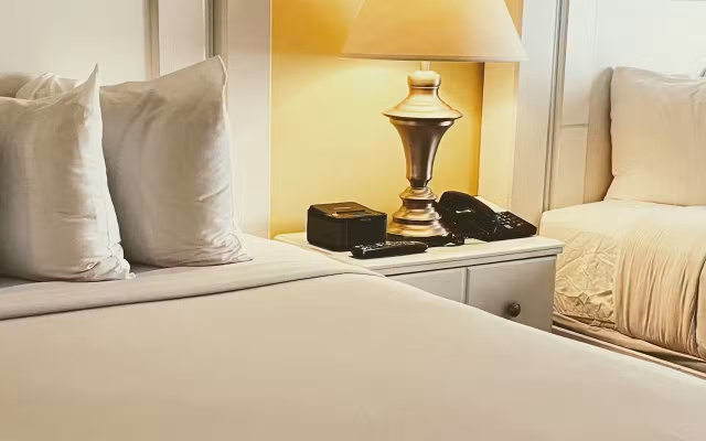 2 Bedrooms Executive with Kitchen Quadruple room