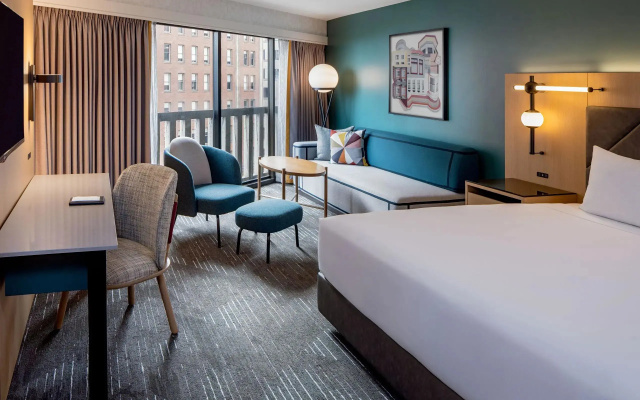 Accessible room with city view
