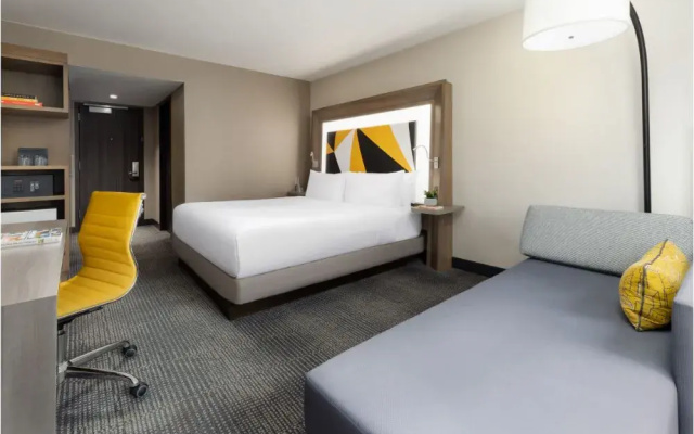 Social Premier Times Square room