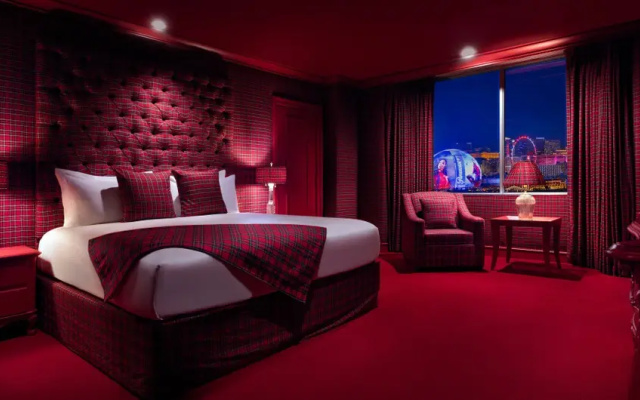 Plaid Double Suite