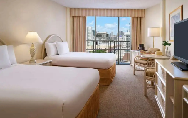 Waikiki View Quadruple room