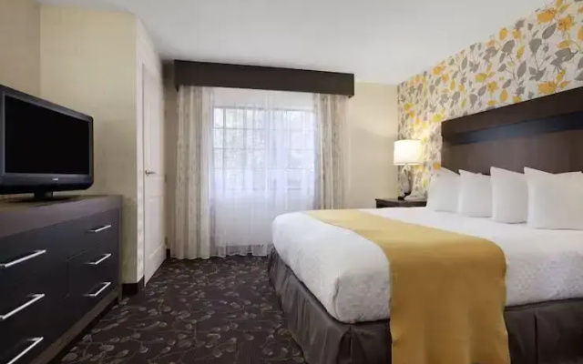 2 Bedrooms Atrium View Suite