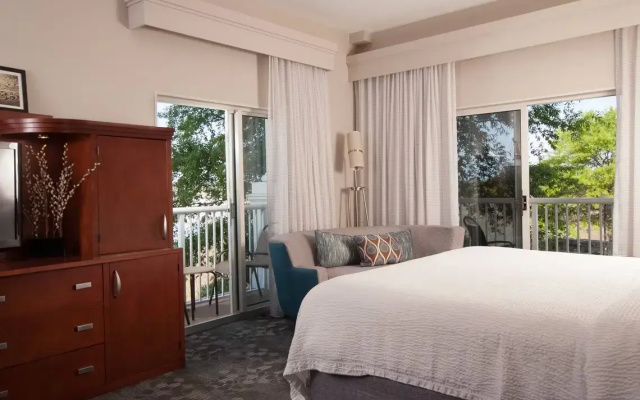Guest Larger Double room with balcony and with water view