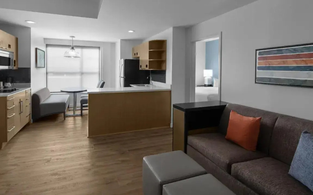 2 Bedrooms Suite