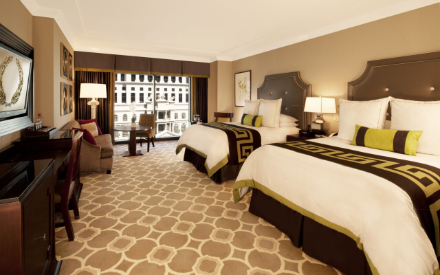 Palace Quadruple room with pool view